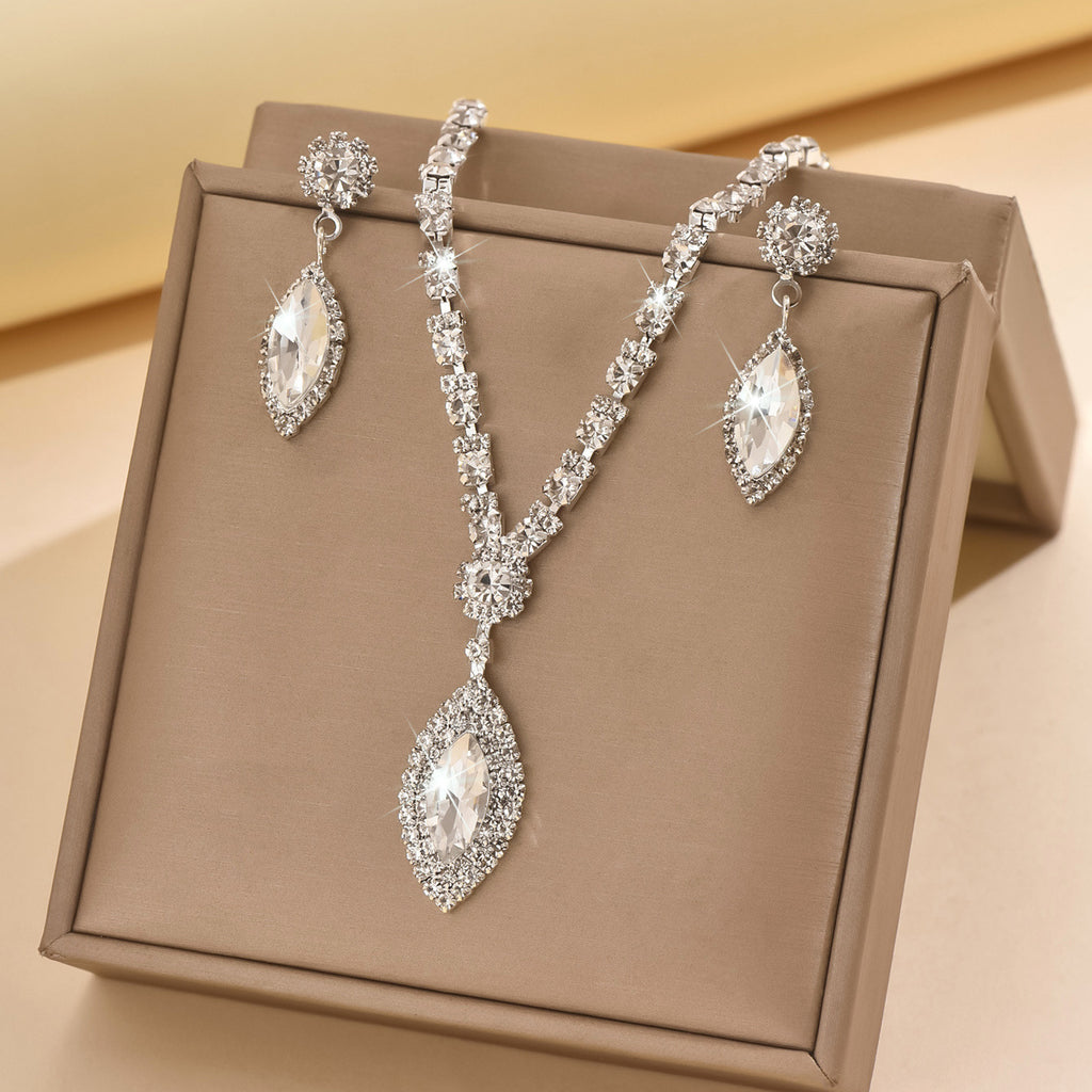 Teardrop Rhinestone Necklace and Earrings Set, Claw Chain Design — scale reference