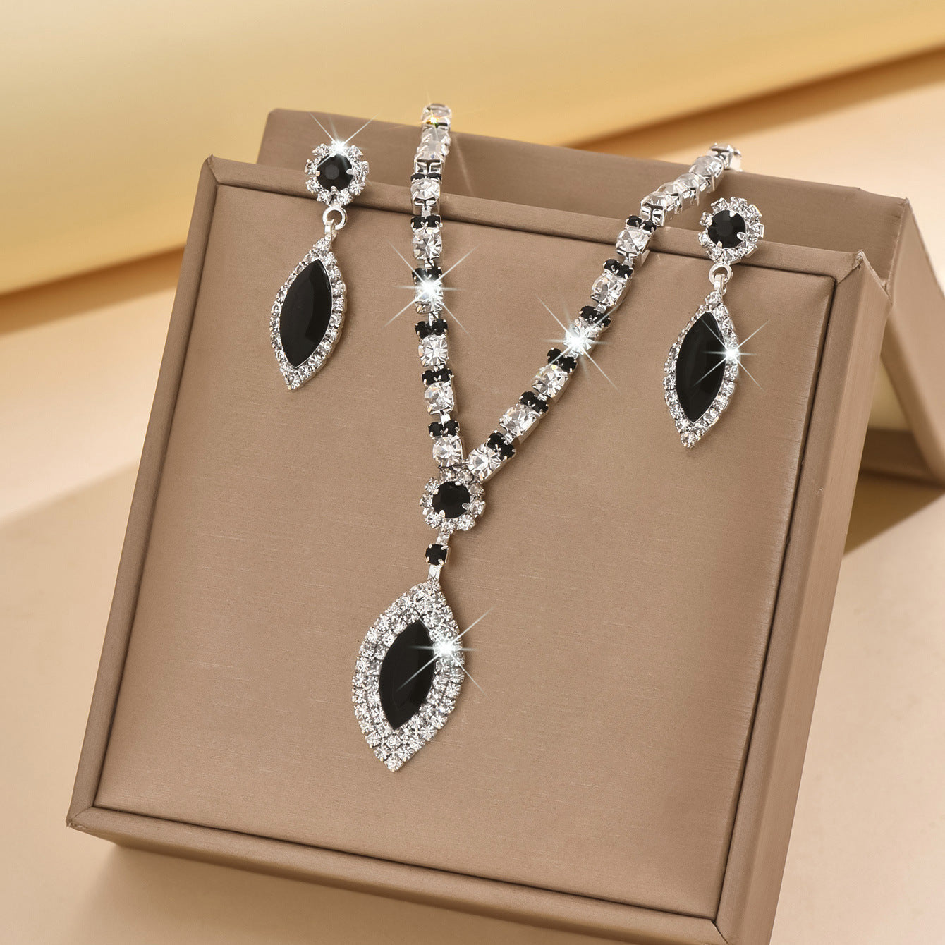 Teardrop Rhinestone Necklace and Earrings Set, Claw Chain Design — front view