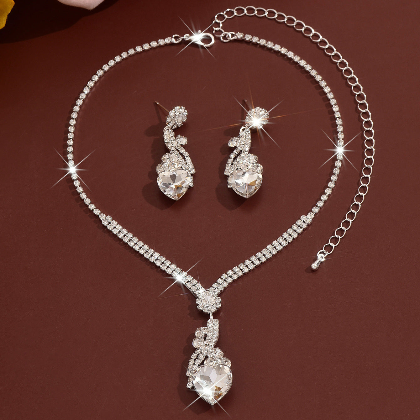 Claw Chain Teardrop and Heart Necklace and Earrings Set of 2 in Royal Blue, Red — detail close-up