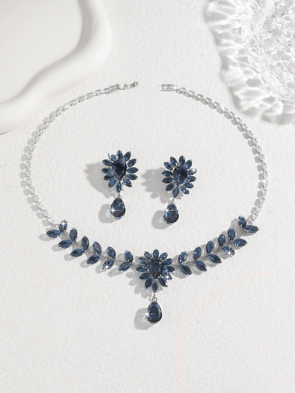 Bridal Zircon Jewelry Set, Teardrop and Leaf Rhinestone Necklace with Earrings — scale reference