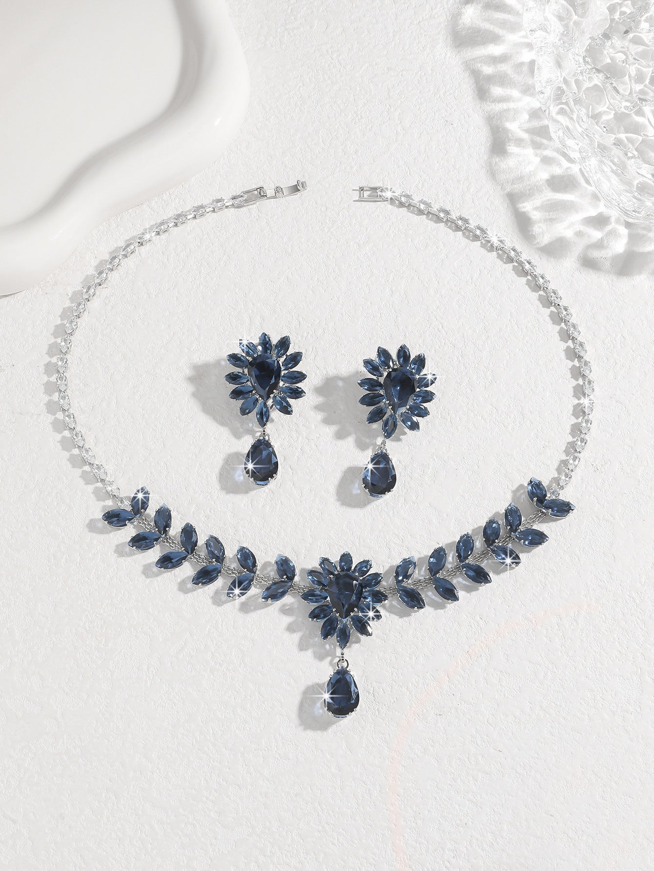 Bridal Zircon Jewelry Set, Teardrop and Leaf Rhinestone Necklace with Earrings — scale reference