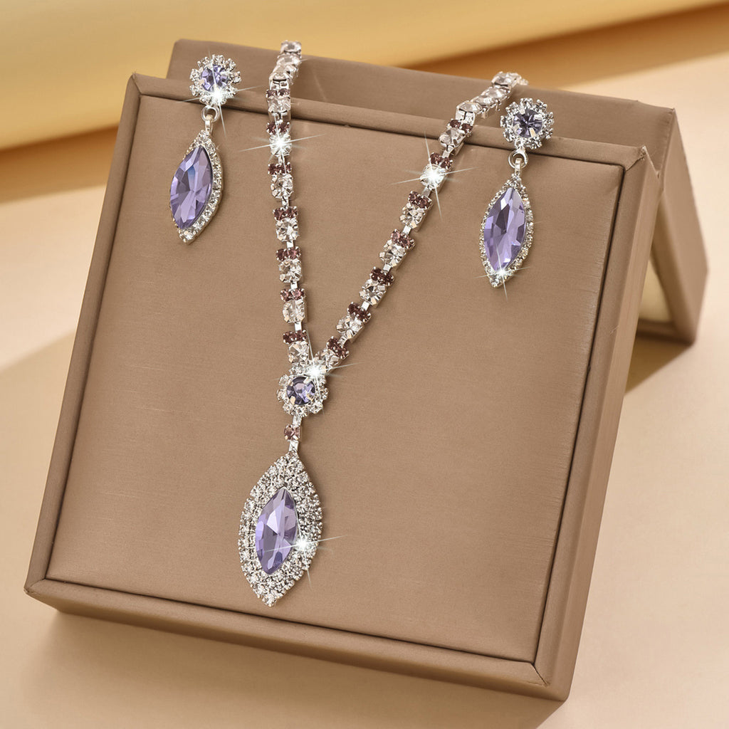 Teardrop Rhinestone Necklace and Earrings Set, Claw Chain Design — finish detail