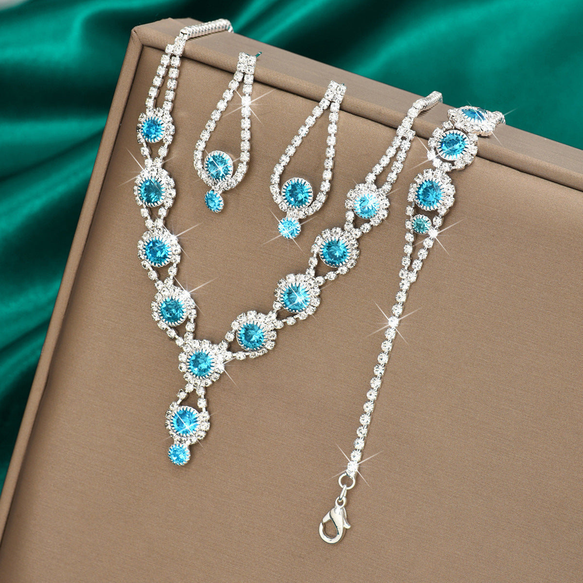 Rhinestone Geometric Jewelry Set for Women, Necklace — scale reference