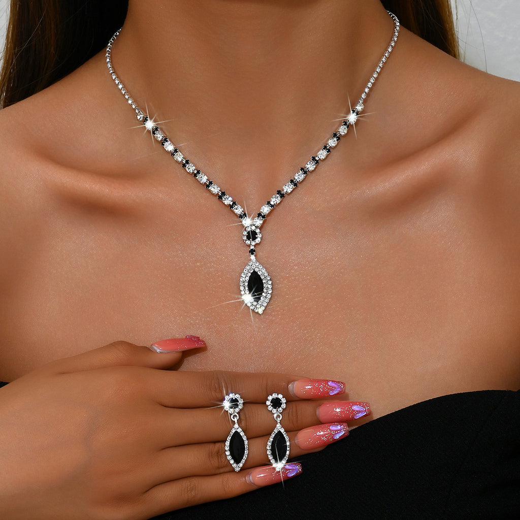 Teardrop Rhinestone Necklace and Earrings Set, Claw Chain Design — side view